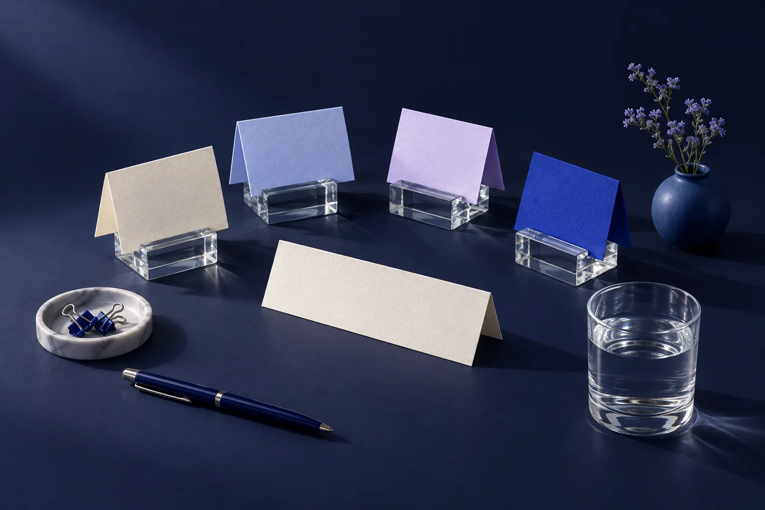 Quatre cartes sur des supports distincts représentent quatre familles possibles de sujets.